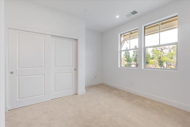 102 Oak Circle, Walnut Creek, CA 94597
