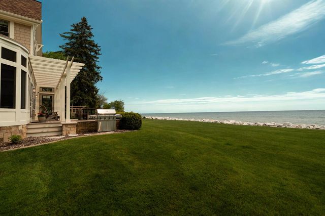 5550 Cedar Beach South, Belgium, WI 53004