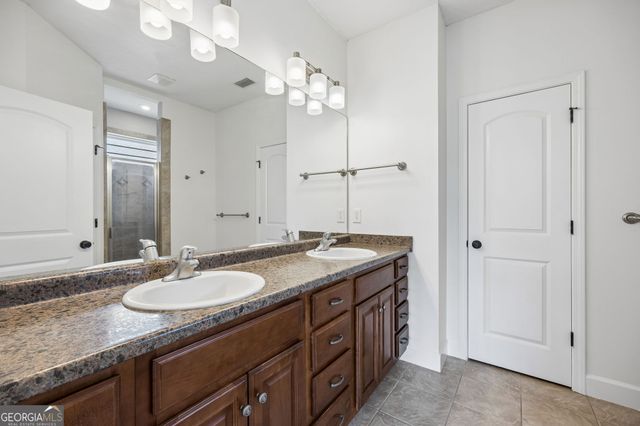 208 Waters Edge Drive, Kingsland, GA 31548