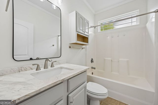 208 Waters Edge Drive, Kingsland, GA 31548