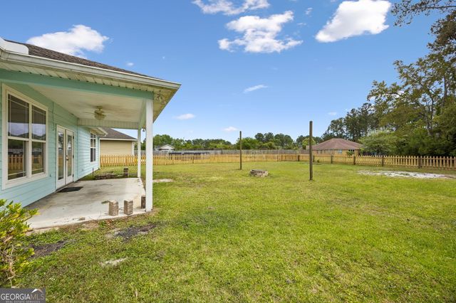 208 Waters Edge Drive, Kingsland, GA 31548