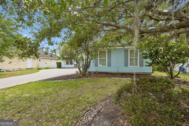 208 Waters Edge Drive, Kingsland, GA 31548