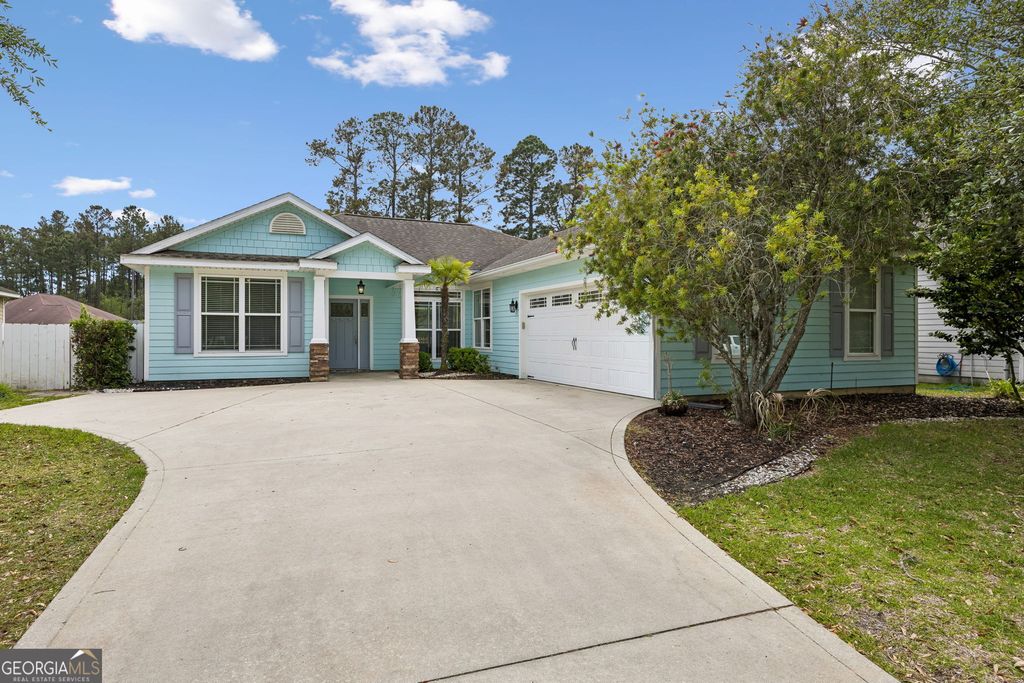 208 Waters Edge Drive, Kingsland, GA 31548