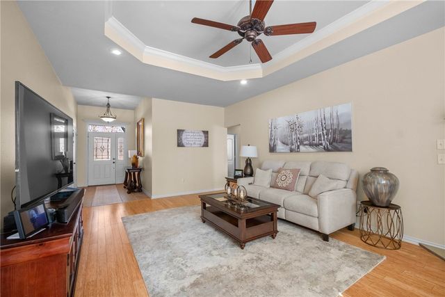 1 Lillian Lane, Bella Vista, AR 72715