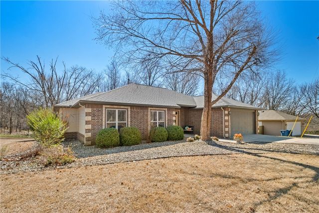 1 Lillian Lane, Bella Vista, AR 72715