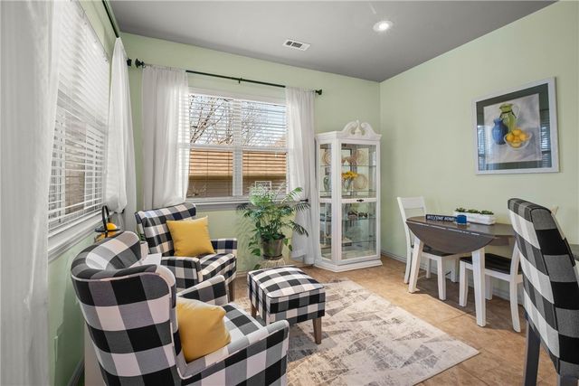 1 Lillian Lane, Bella Vista, AR 72715