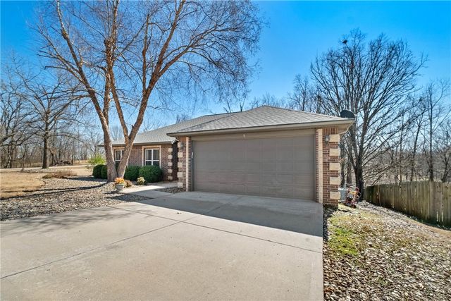 1 Lillian Lane, Bella Vista, AR 72715