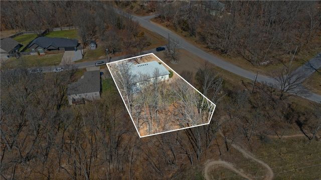 1 Lillian Lane, Bella Vista, AR 72715