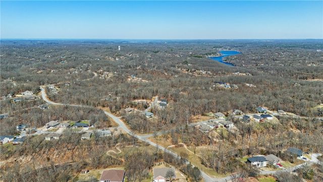 1 Lillian Lane, Bella Vista, AR 72715