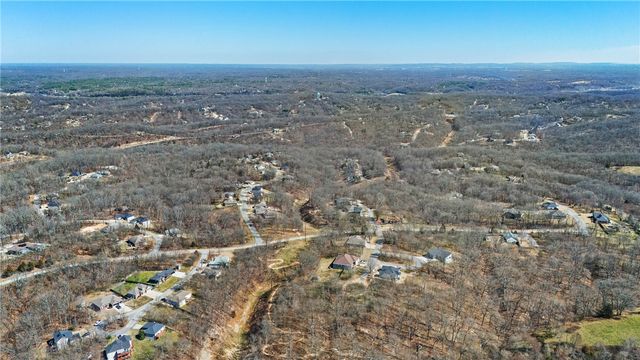 1 Lillian Lane, Bella Vista, AR 72715