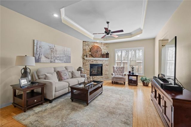 1 Lillian Lane, Bella Vista, AR 72715