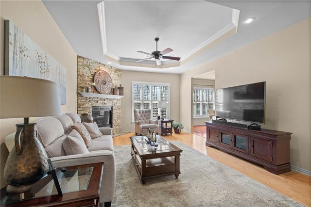 1 Lillian Lane, Bella Vista, AR 72715