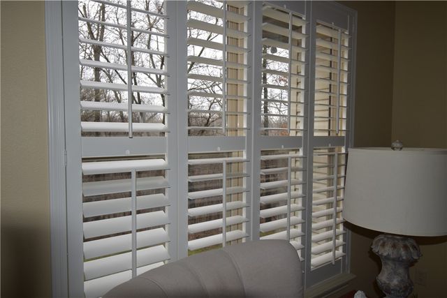 1 Lillian Lane, Bella Vista, AR 72715