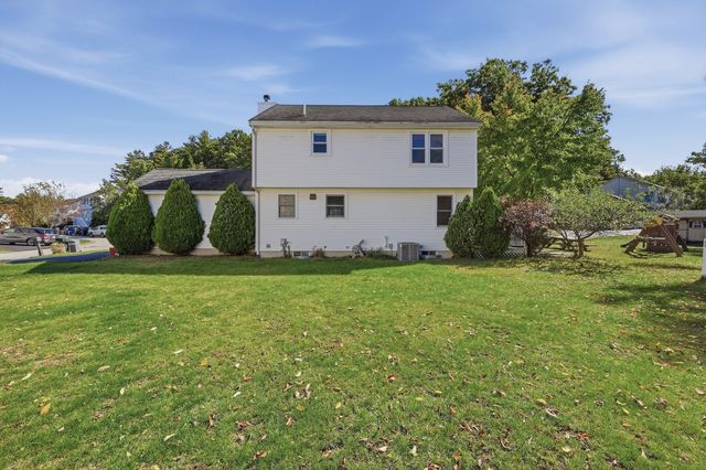 24 Hatikva Way, Chelmsford, MA 01863