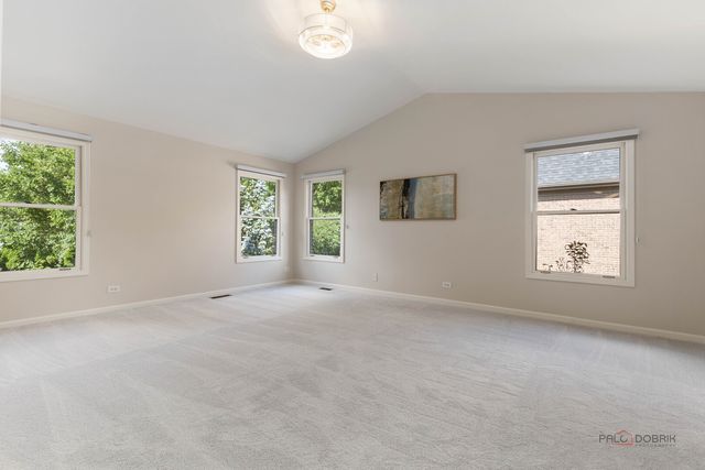 818 W Lukas Avenue, Palatine, IL 60067