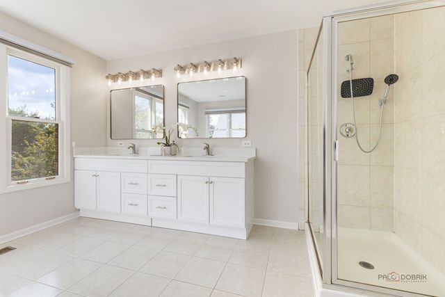 818 W Lukas Avenue, Palatine, IL 60067