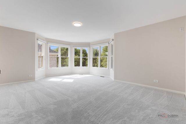 818 W Lukas Avenue, Palatine, IL 60067