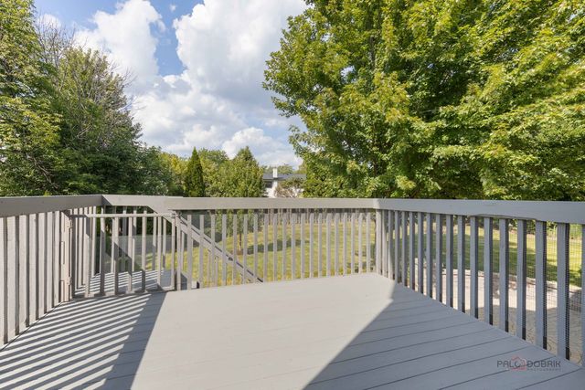 818 W Lukas Avenue, Palatine, IL 60067