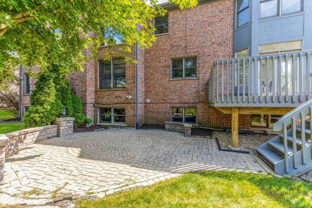 818 W Lukas Avenue, Palatine, IL 60067