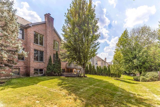 818 W Lukas Avenue, Palatine, IL 60067