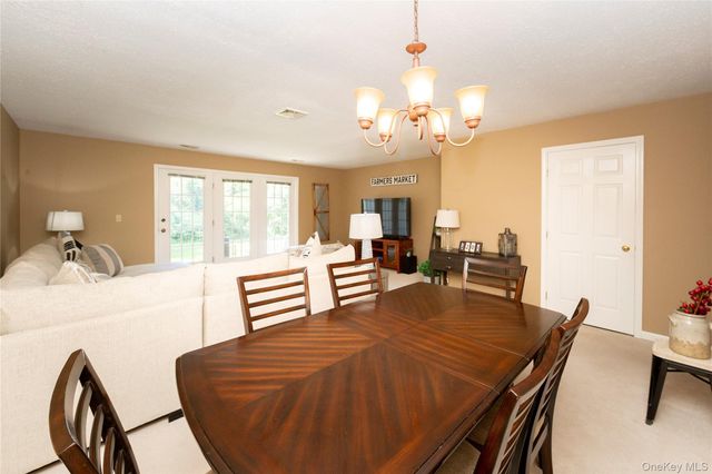 16 Evergreen Way, Pawling, NY 12564