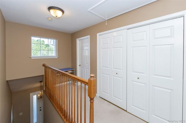 16 Evergreen Way, Pawling, NY 12564