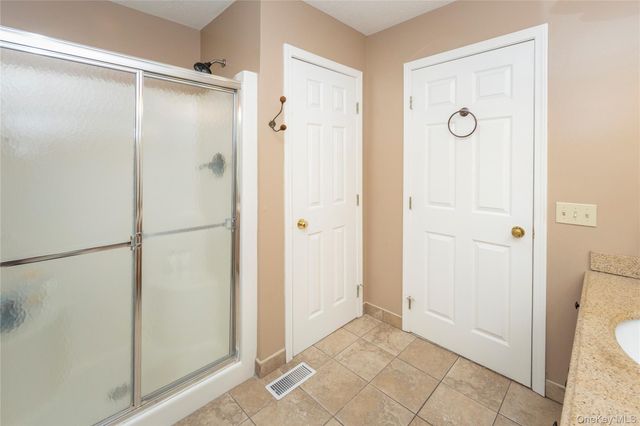 16 Evergreen Way, Pawling, NY 12564