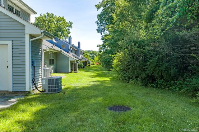 16 Evergreen Way, Pawling, NY 12564