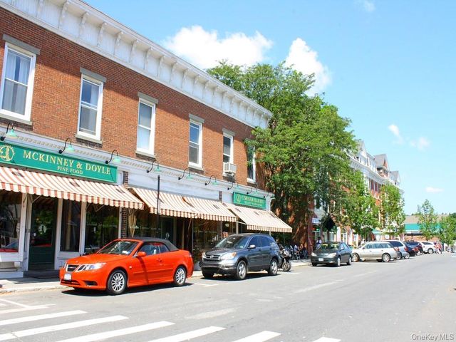 16 Evergreen Way, Pawling, NY 12564