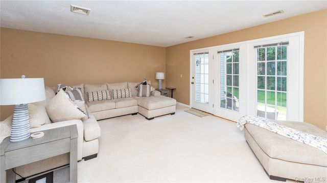 16 Evergreen Way, Pawling, NY 12564