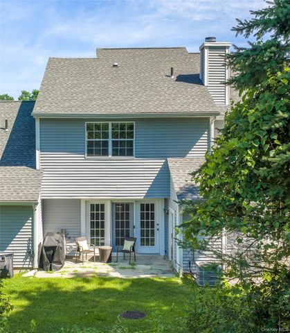 16 Evergreen Way, Pawling, NY 12564