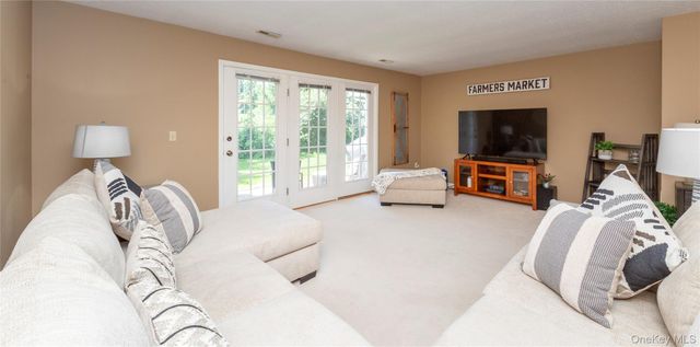 16 Evergreen Way, Pawling, NY 12564