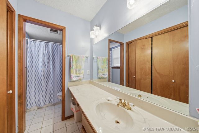 1007 N Faulkner Place, Claremore, OK 74017