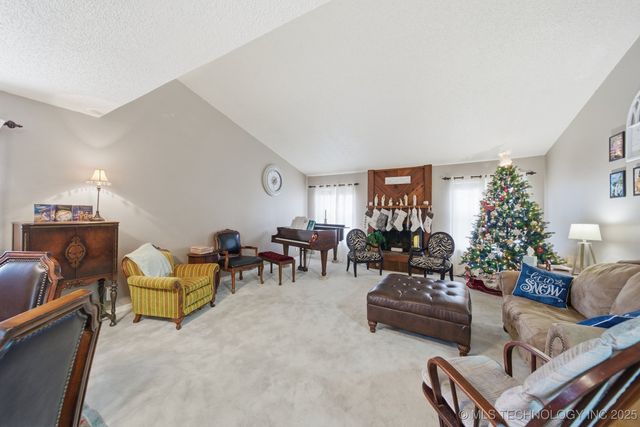 1007 N Faulkner Place, Claremore, OK 74017