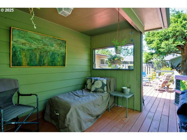 1680 W PARK Dr, Florence, OR 97439