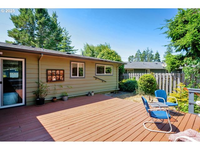 1680 W PARK Dr, Florence, OR 97439