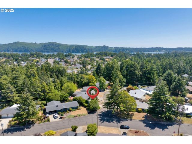 1680 W PARK Dr, Florence, OR 97439