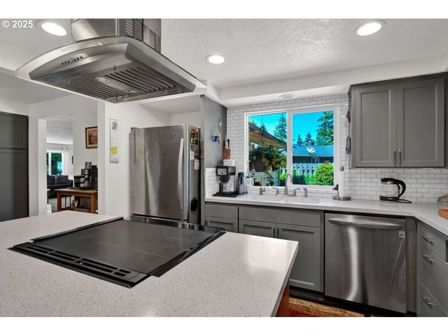1680 W PARK Dr, Florence, OR 97439