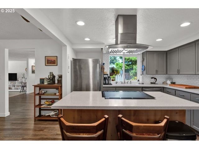 1680 W PARK Dr, Florence, OR 97439