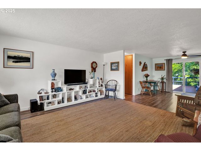 1680 W PARK Dr, Florence, OR 97439