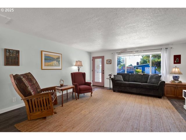 1680 W PARK Dr, Florence, OR 97439