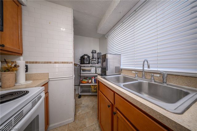 270 E Cassell Avenue, Barberton, OH 44203