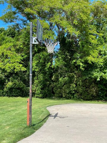 650 Hedy Jayne, Medford, OR 97501