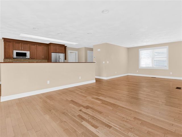 550 Seven Mile Road, Scituate, RI 02831