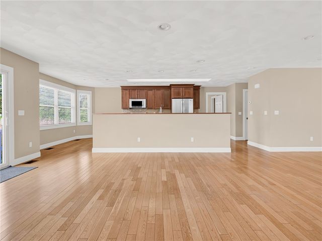 550 Seven Mile Road, Scituate, RI 02831