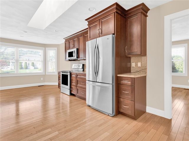 550 Seven Mile Road, Scituate, RI 02831