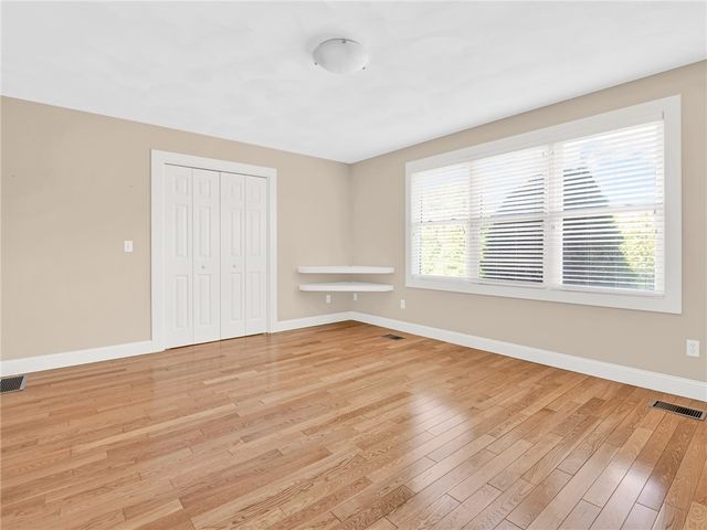 550 Seven Mile Road, Scituate, RI 02831