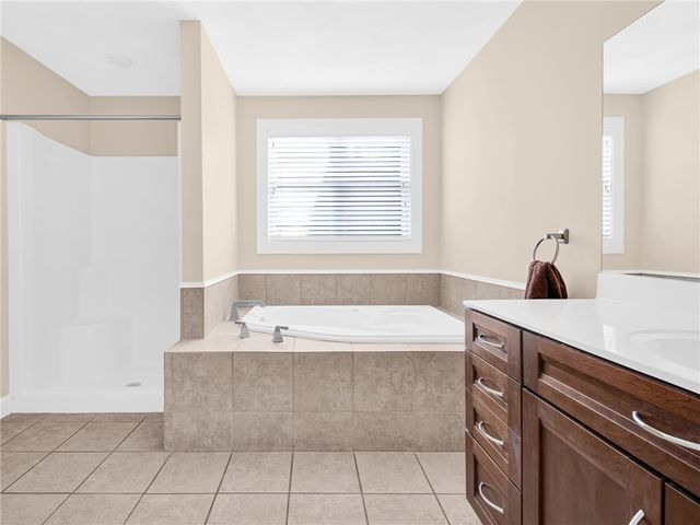 550 Seven Mile Road, Scituate, RI 02831