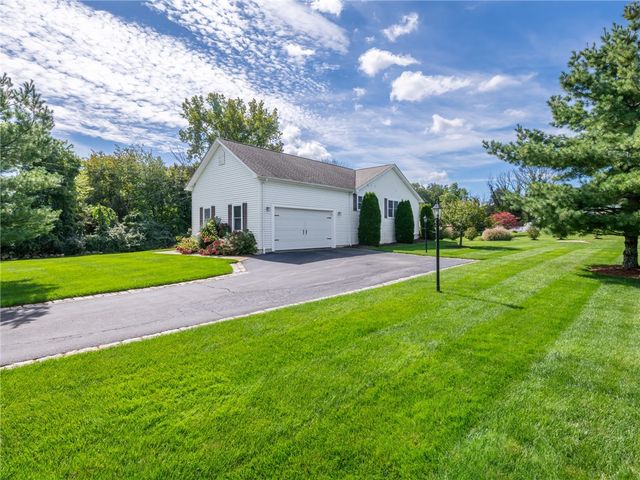 550 Seven Mile Road, Scituate, RI 02831