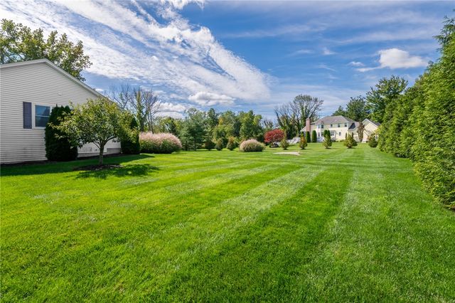 550 Seven Mile Road, Scituate, RI 02831